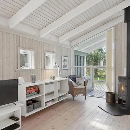 3 Bedroom Nice In Dom wakacyjny Løkken